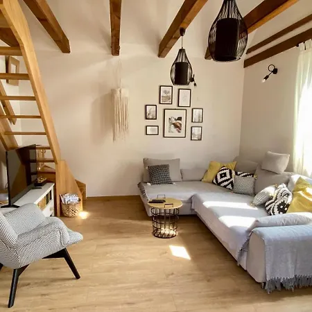 Villa Pod Lasem